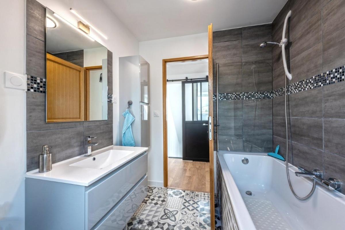 Maison Renovee Spacieuse A 10 Min Des Plages Hébergement de vacances Lannilis